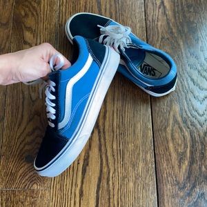 Vans sneakers size 9 women’s size 7.5 men’s